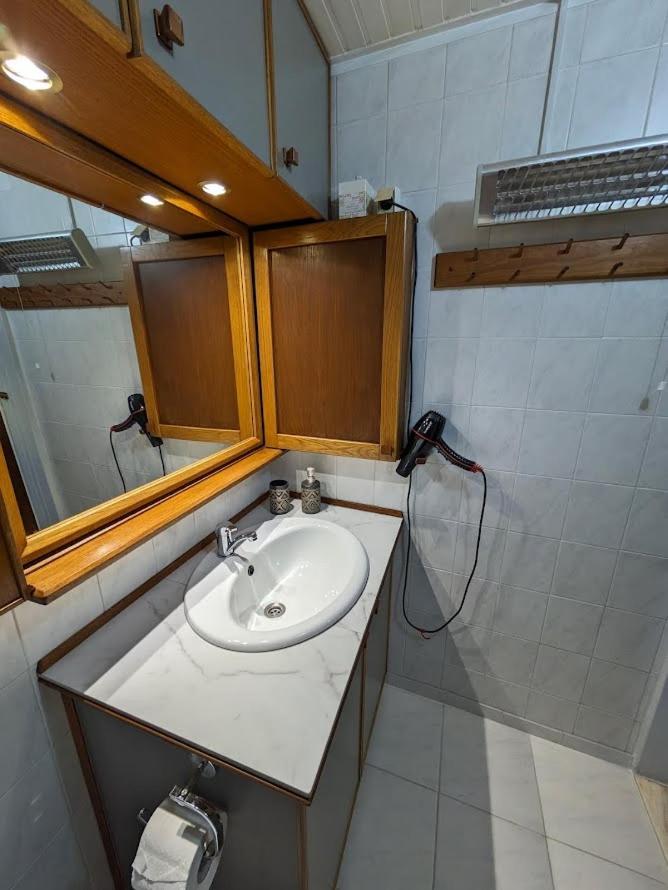 דירות Kiáton Sea View Roof Garden מראה חיצוני תמונה